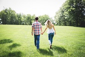 A Fine Jewelry Gift Guide to Major Wedding Anniversaries
